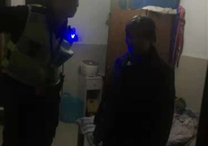 七旬老人深夜迷路，熱心特保護(hù)送回家 --五常輔警項(xiàng)目將迷路老人送