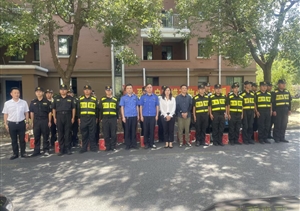 金山區(qū)金山衛(wèi)鎮(zhèn)城管中隊(duì)領(lǐng)導(dǎo)中秋前夕慰問宗保公司員工